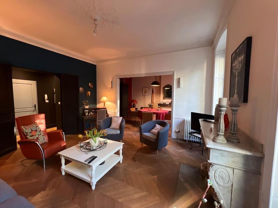 Coeur De Ville, Garage Prive Et Gratuit Avec Terrasse ! Cahors Exterior foto