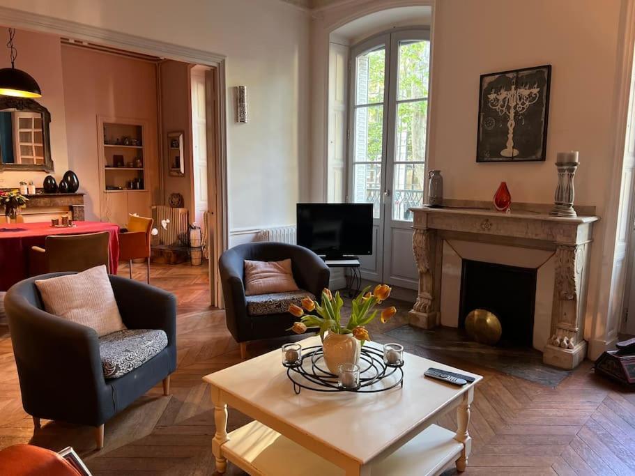 Coeur De Ville, Garage Prive Et Gratuit Avec Terrasse ! Cahors Exterior foto