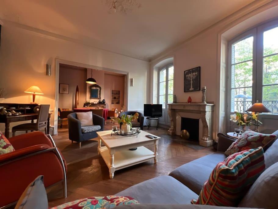 Coeur De Ville, Garage Prive Et Gratuit Avec Terrasse ! Cahors Exterior foto